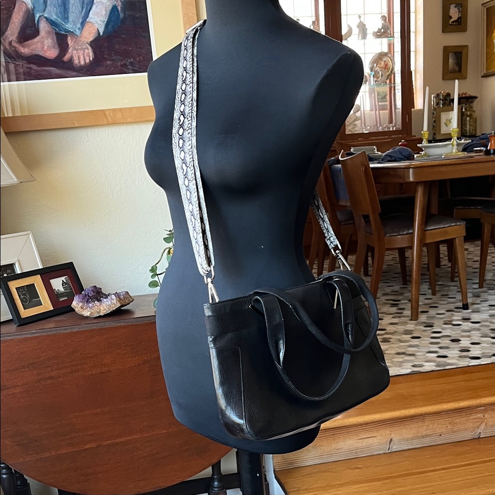 Gucci, black leather tote, design changes PLEASE READ. 78983, 002088.
